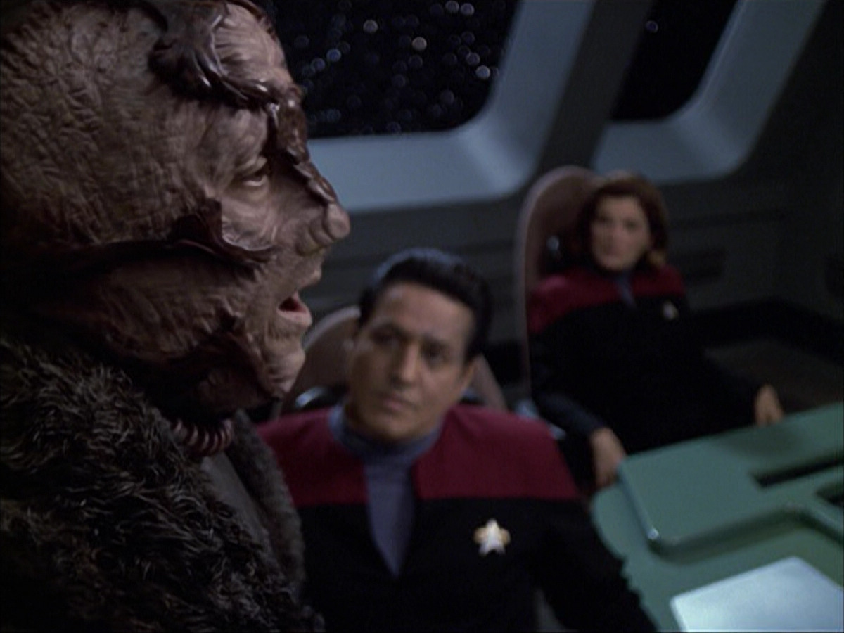 extant_StarTrek_VOY_6x05-Alice_02935.jpg