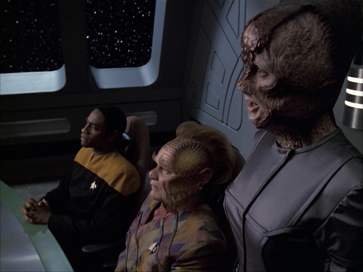 extant_StarTrek_VOY_6x05-Alice_02937.jpg