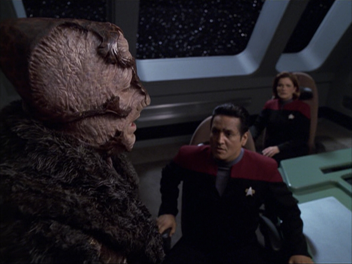 extant_StarTrek_VOY_6x05-Alice_02961.jpg