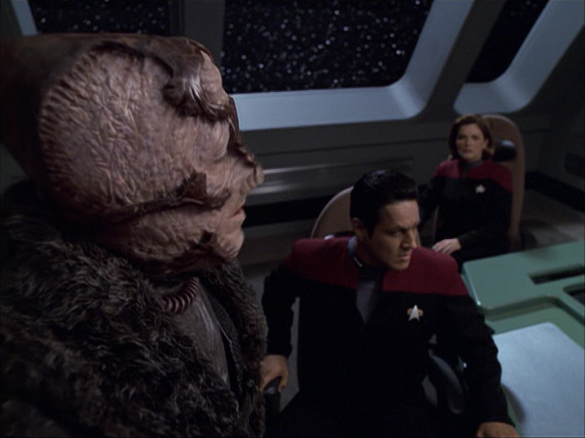 extant_StarTrek_VOY_6x05-Alice_02964.jpg