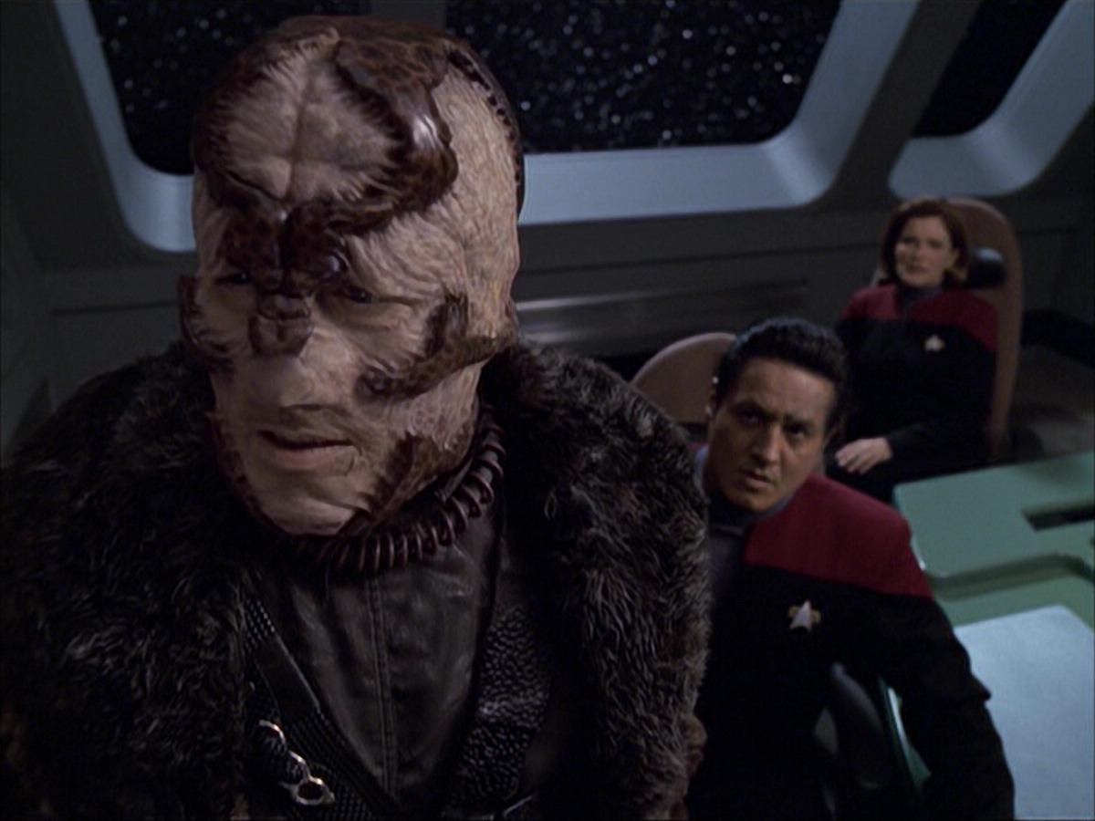 extant_StarTrek_VOY_6x05-Alice_02971.jpg