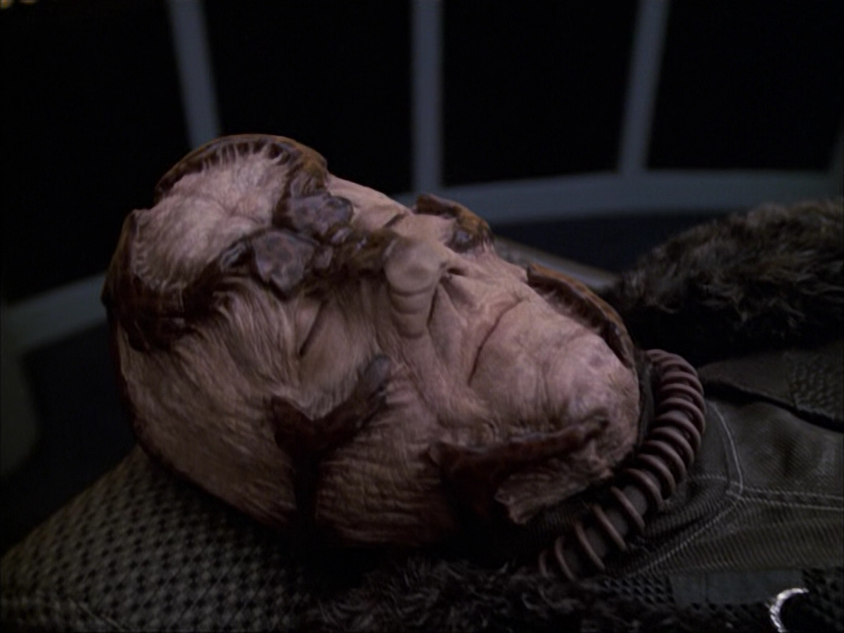 extant_StarTrek_VOY_6x05-Alice_02992.jpg