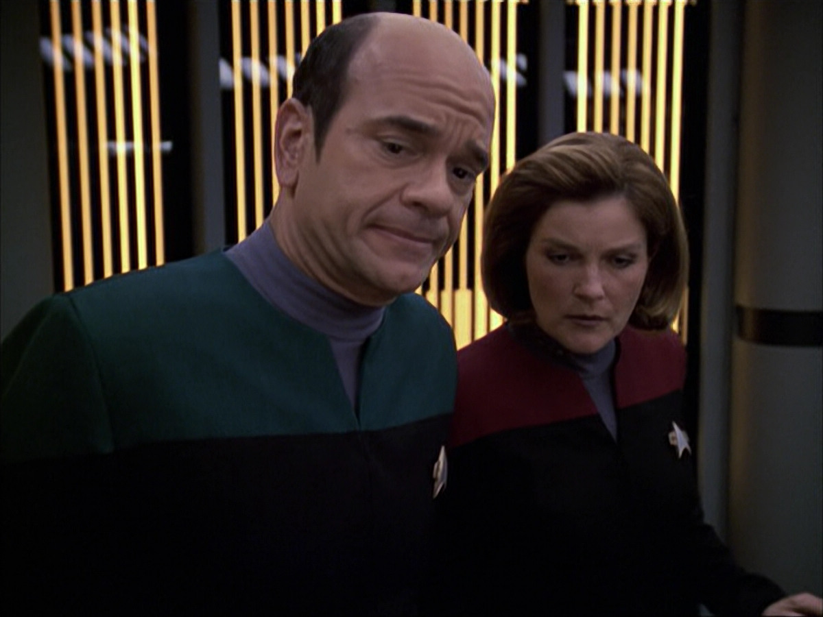 extant_StarTrek_VOY_6x05-Alice_02997.jpg