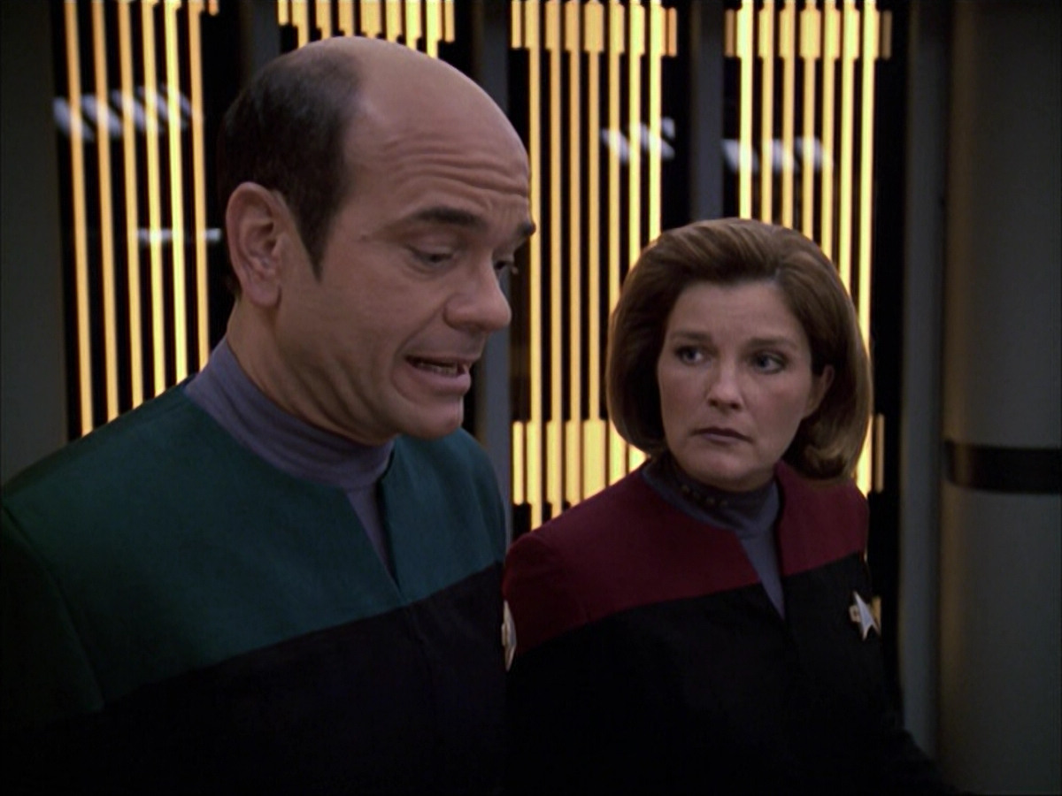 extant_StarTrek_VOY_6x05-Alice_03003.jpg