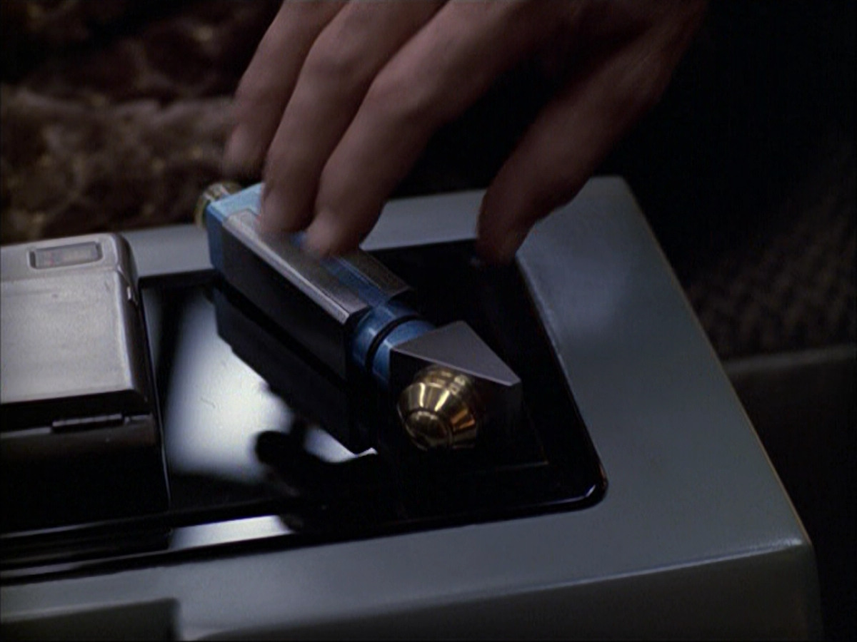 extant_StarTrek_VOY_6x05-Alice_03013.jpg