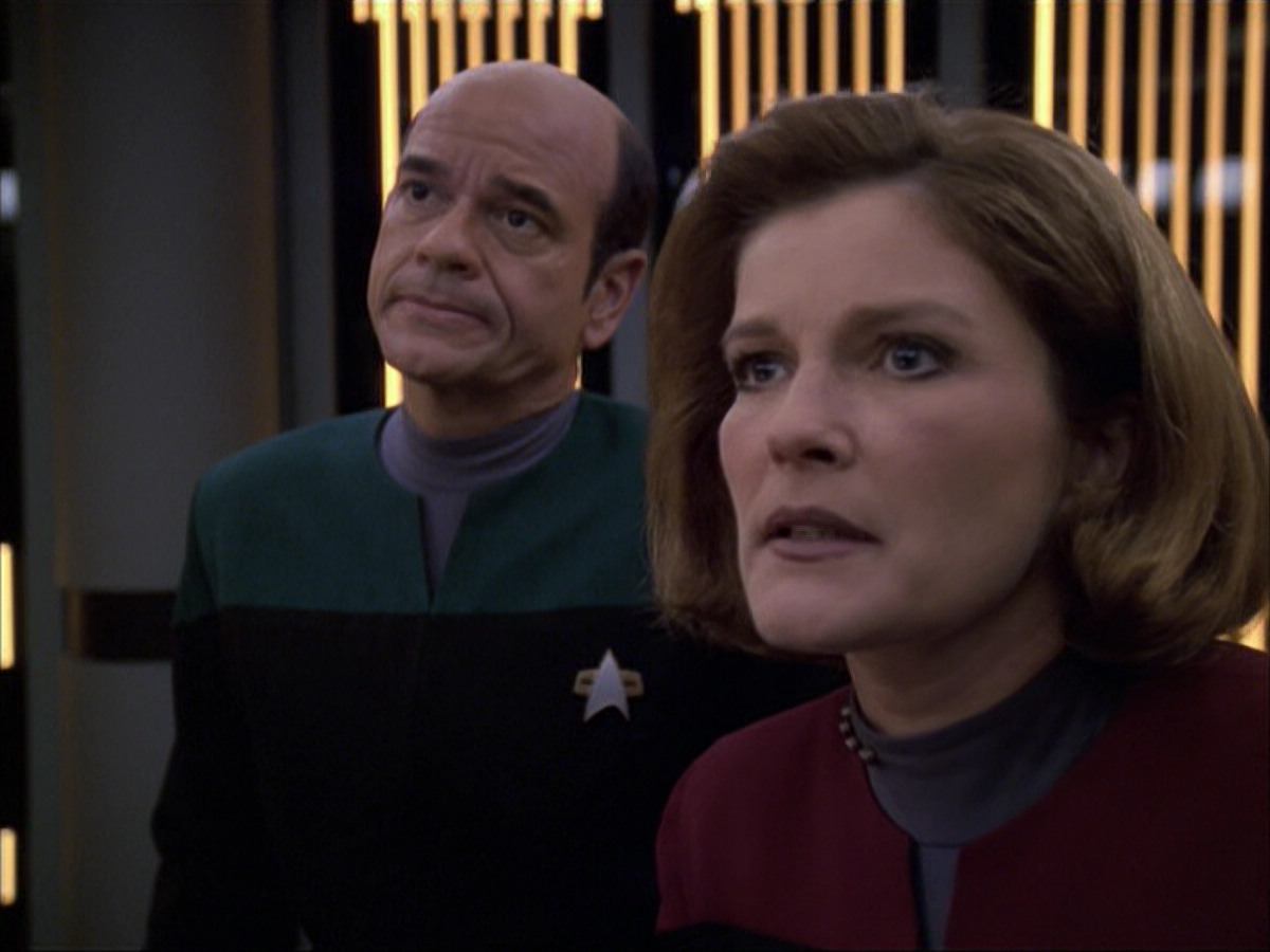 extant_StarTrek_VOY_6x05-Alice_03034.jpg