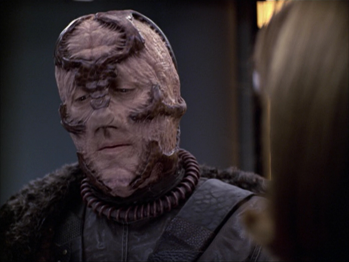 extant_StarTrek_VOY_6x05-Alice_03057.jpg