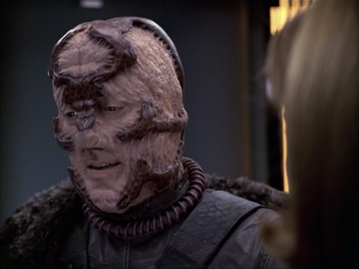 extant_StarTrek_VOY_6x05-Alice_03068.jpg