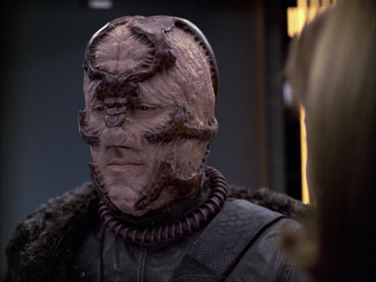 extant_StarTrek_VOY_6x05-Alice_03084.jpg