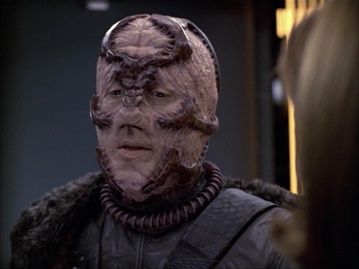 extant_StarTrek_VOY_6x05-Alice_03090.jpg