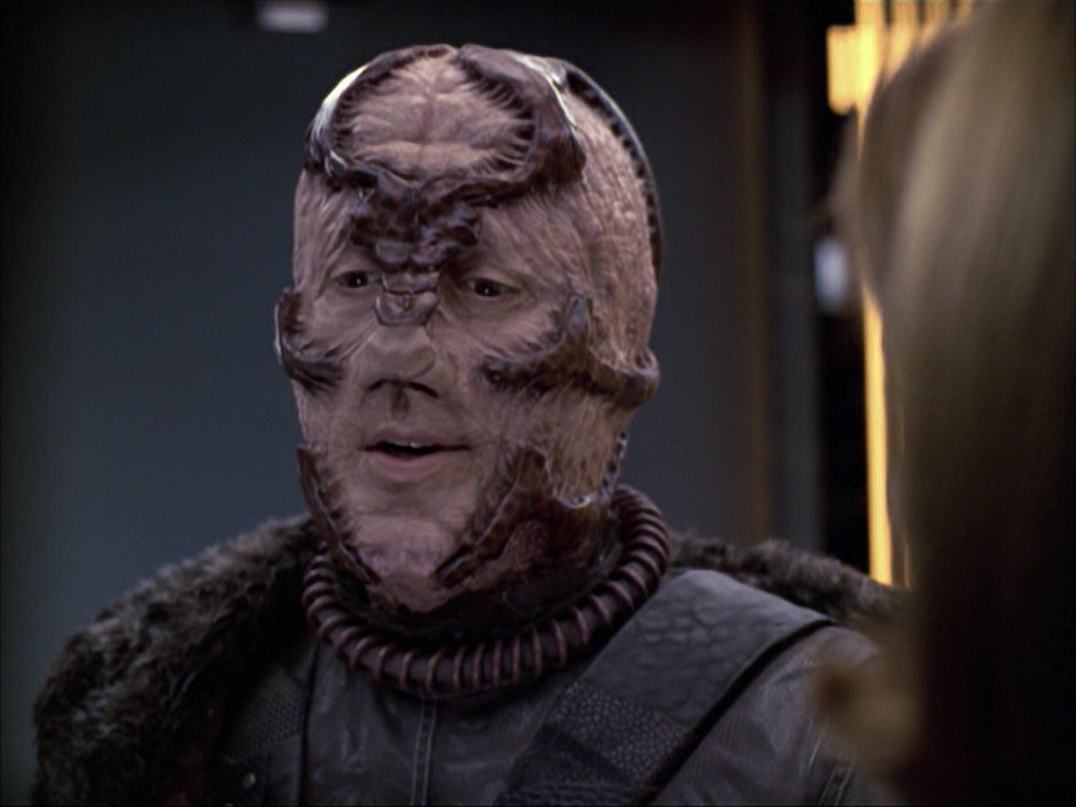 extant_StarTrek_VOY_6x05-Alice_03091.jpg