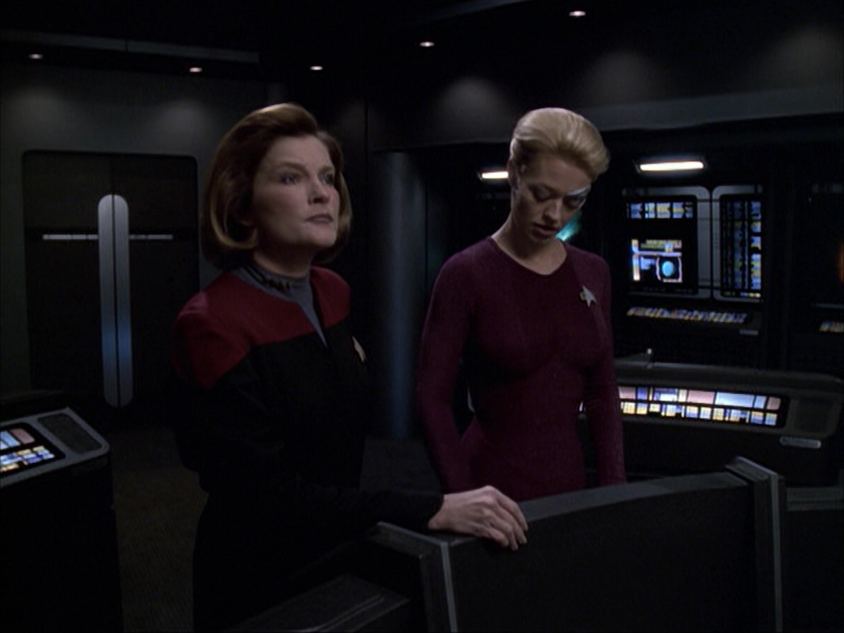 extant_StarTrek_VOY_6x05-Alice_03124.jpg