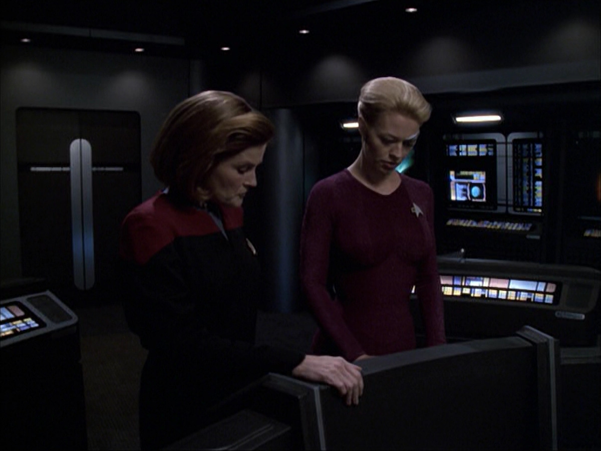 extant_StarTrek_VOY_6x05-Alice_03126.jpg