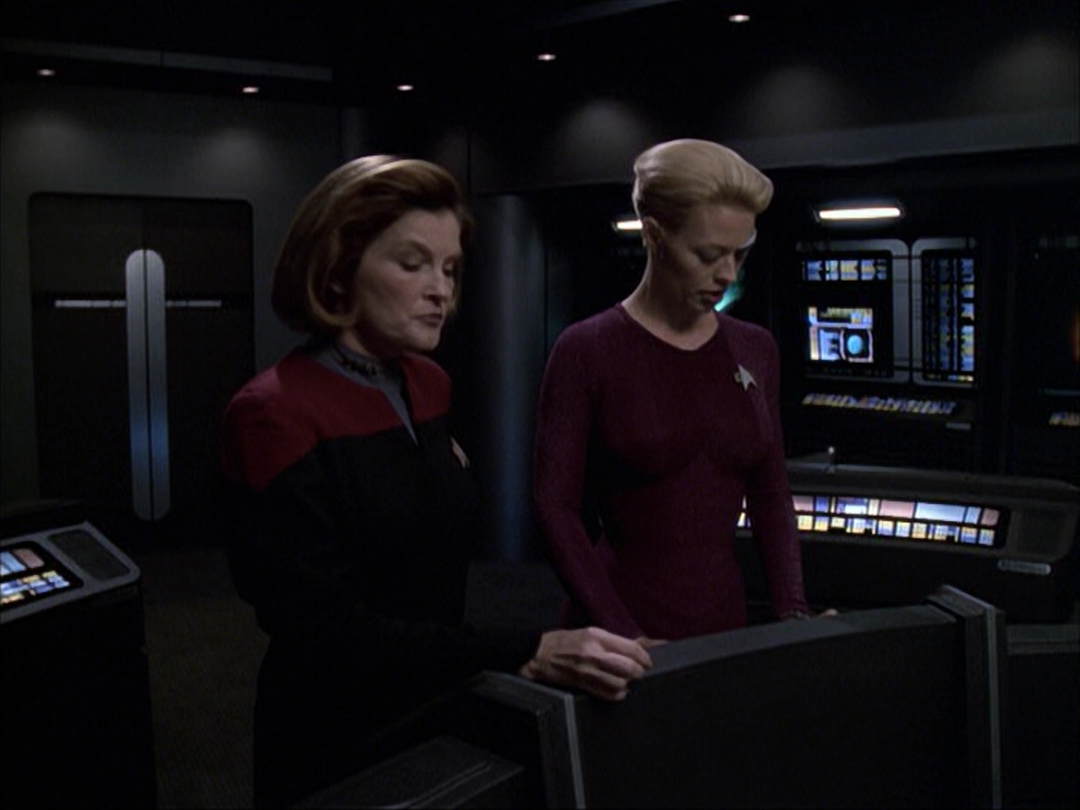 extant_StarTrek_VOY_6x05-Alice_03127.jpg