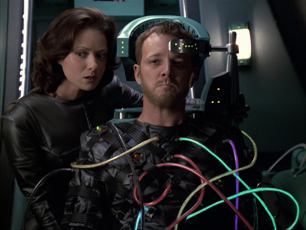 extant_StarTrek_VOY_6x05-Alice_03228.jpg