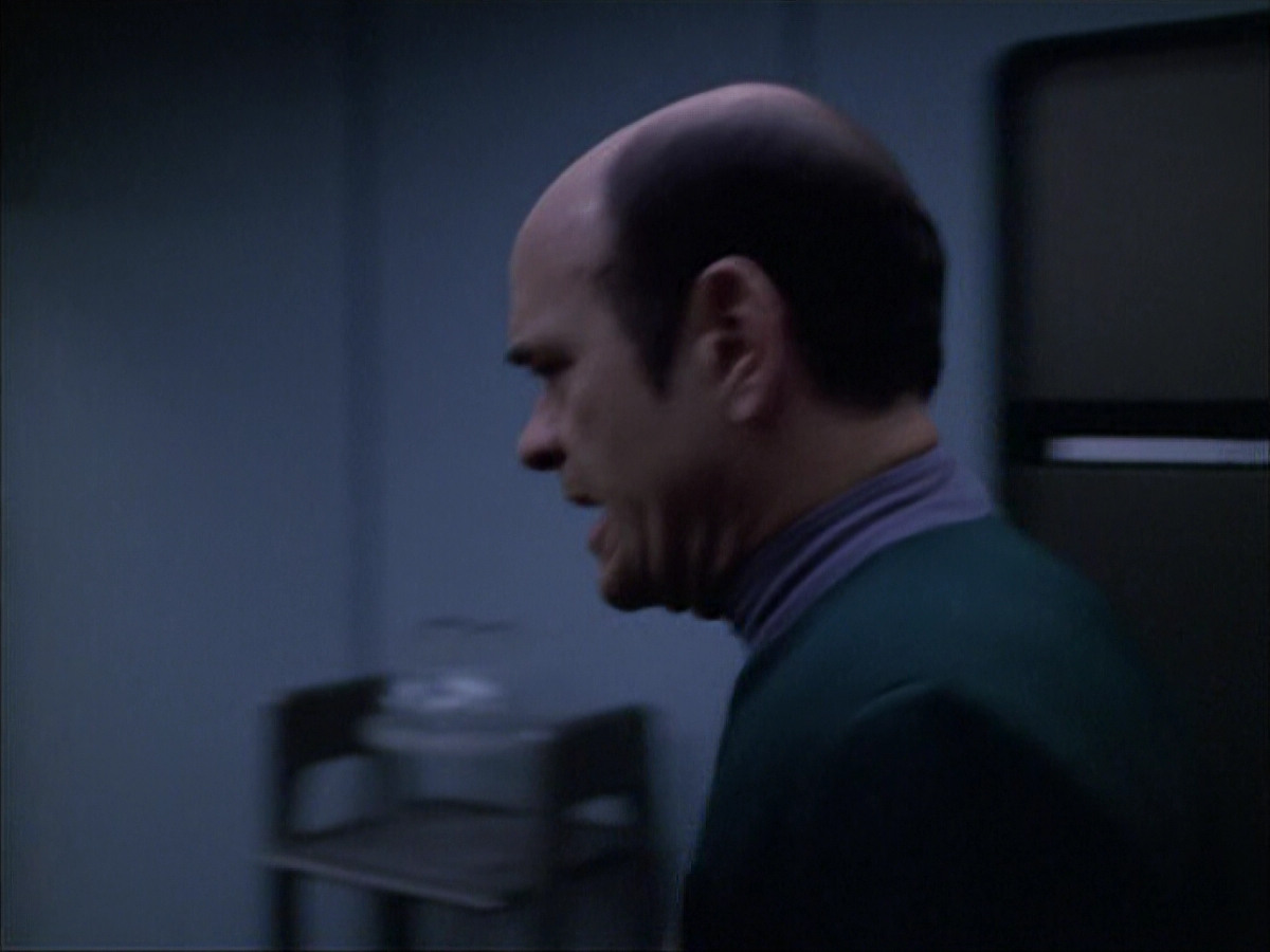 extant_StarTrek_VOY_6x05-Alice_03256.jpg