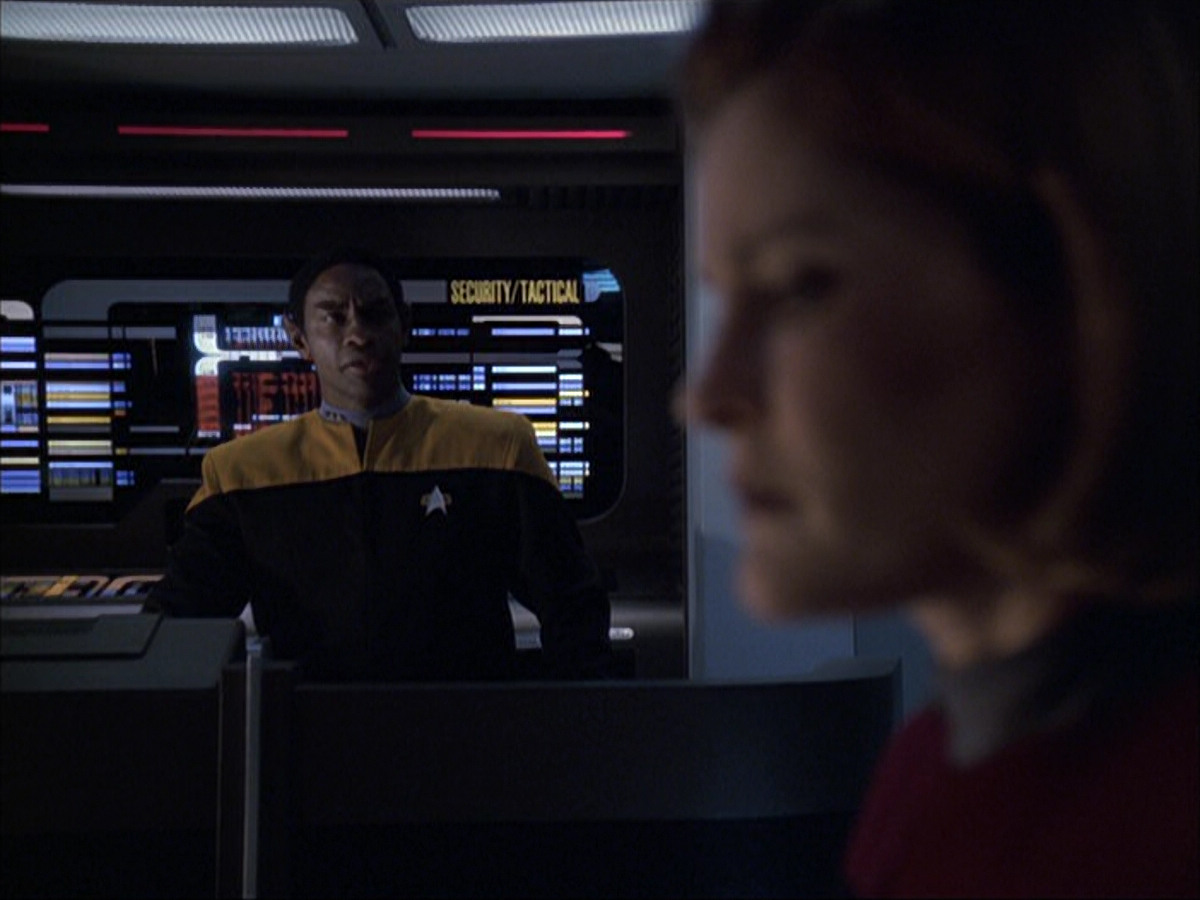 extant_StarTrek_VOY_6x05-Alice_03278.jpg