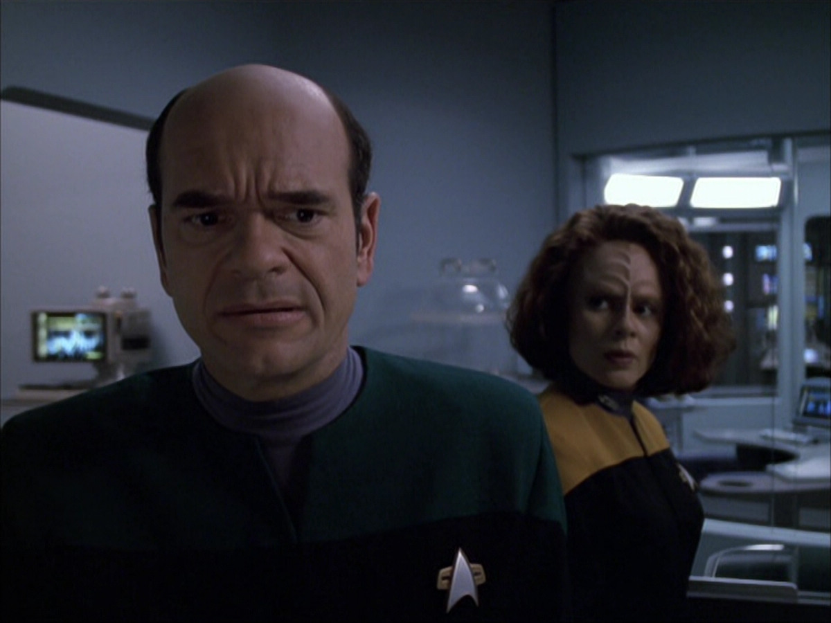 extant_StarTrek_VOY_6x05-Alice_03306.jpg