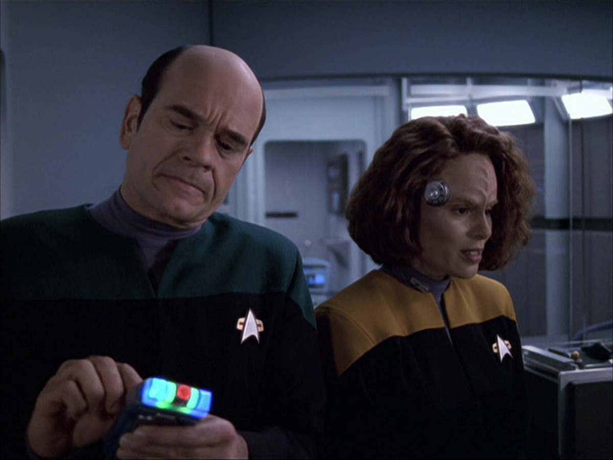 extant_StarTrek_VOY_6x05-Alice_03336.jpg