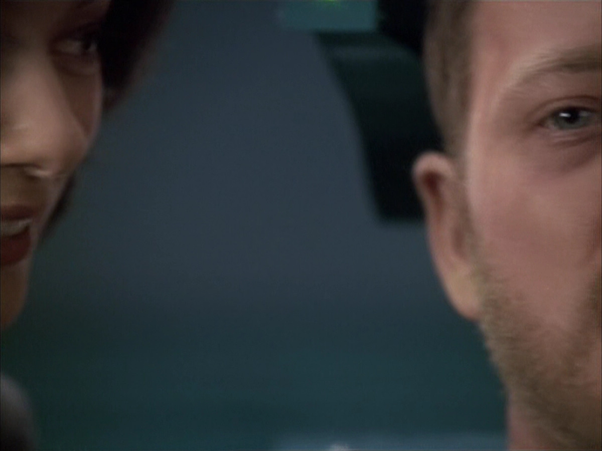 extant_StarTrek_VOY_6x05-Alice_03349.jpg