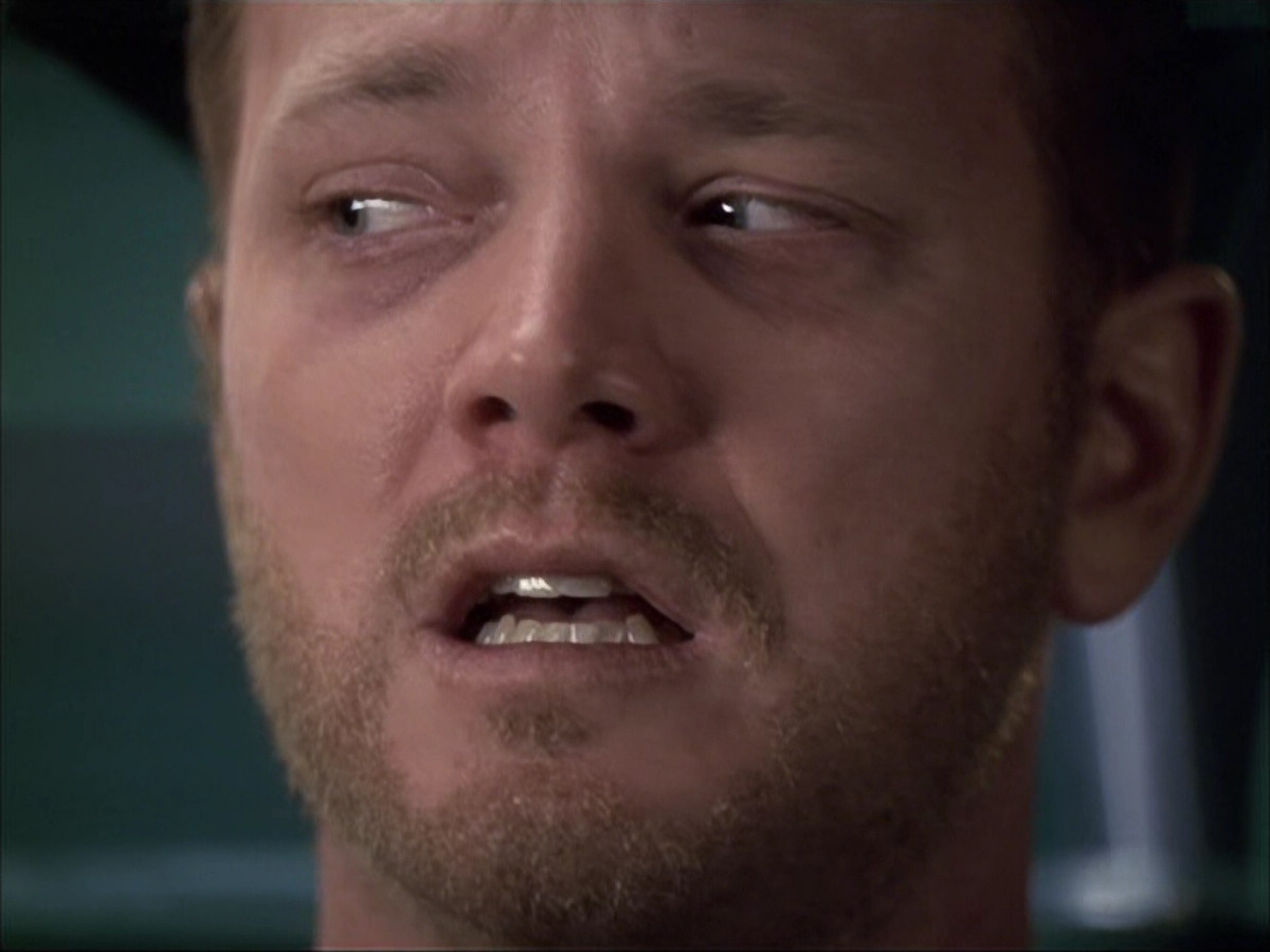 extant_StarTrek_VOY_6x05-Alice_03363.jpg