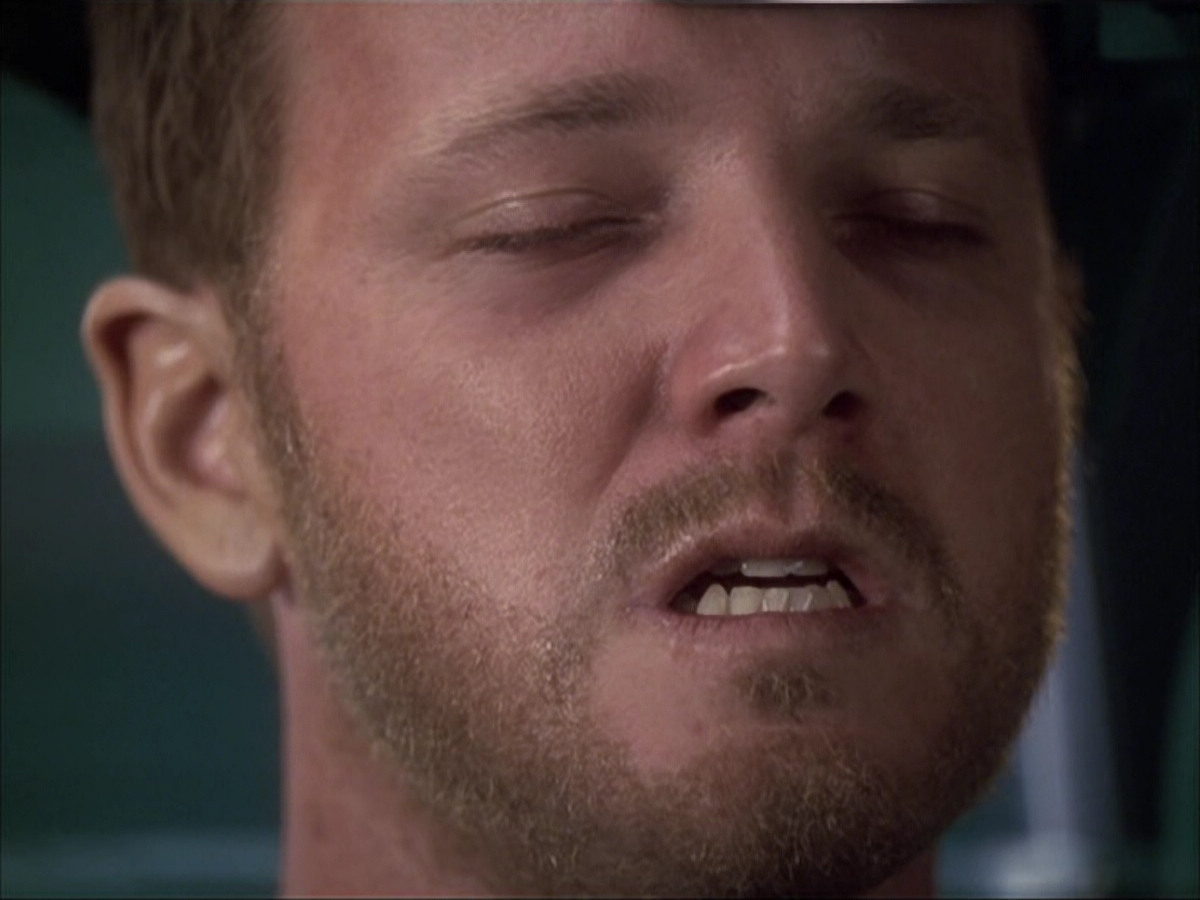 extant_StarTrek_VOY_6x05-Alice_03376.jpg