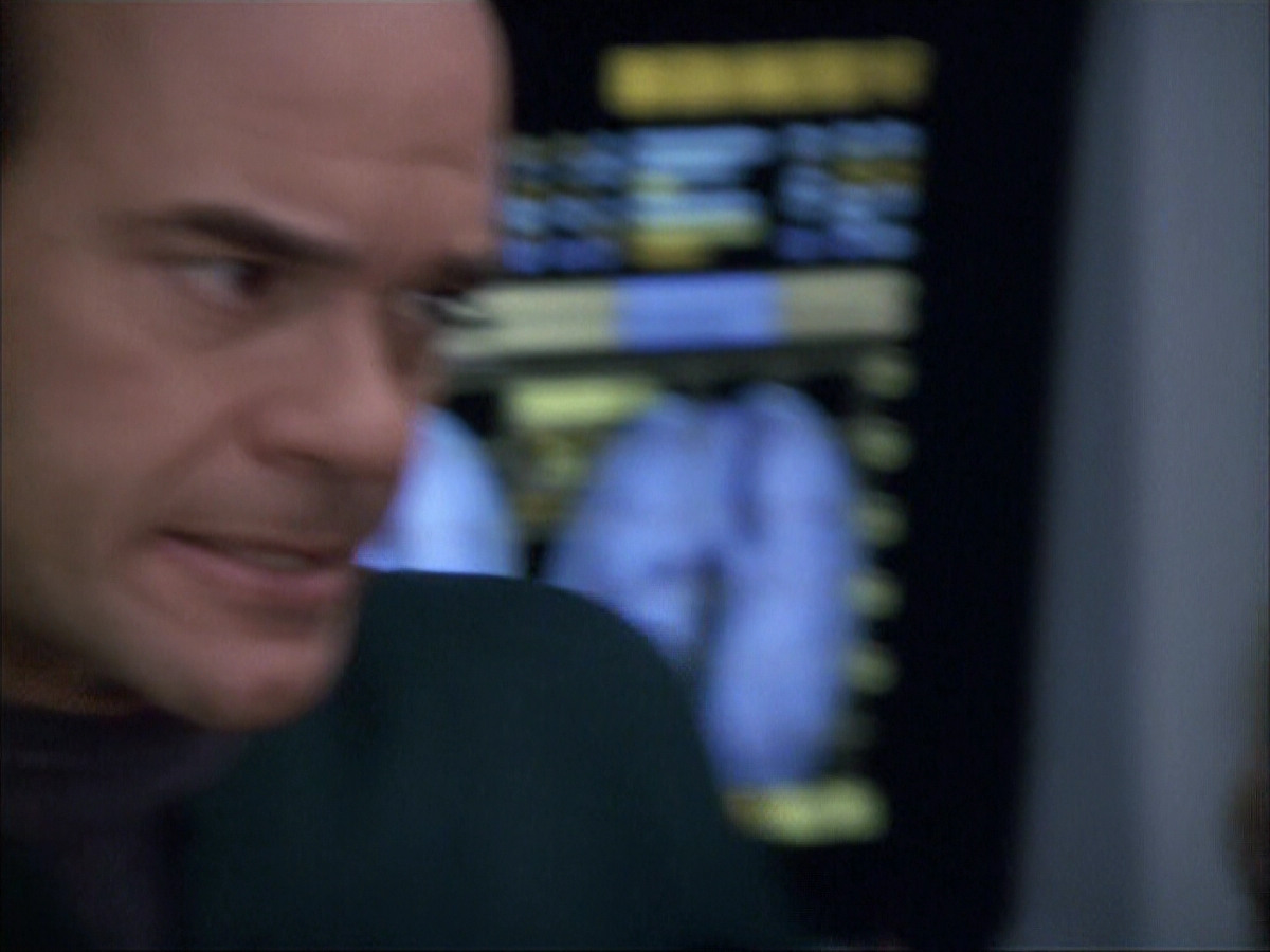 extant_StarTrek_VOY_6x05-Alice_03380.jpg