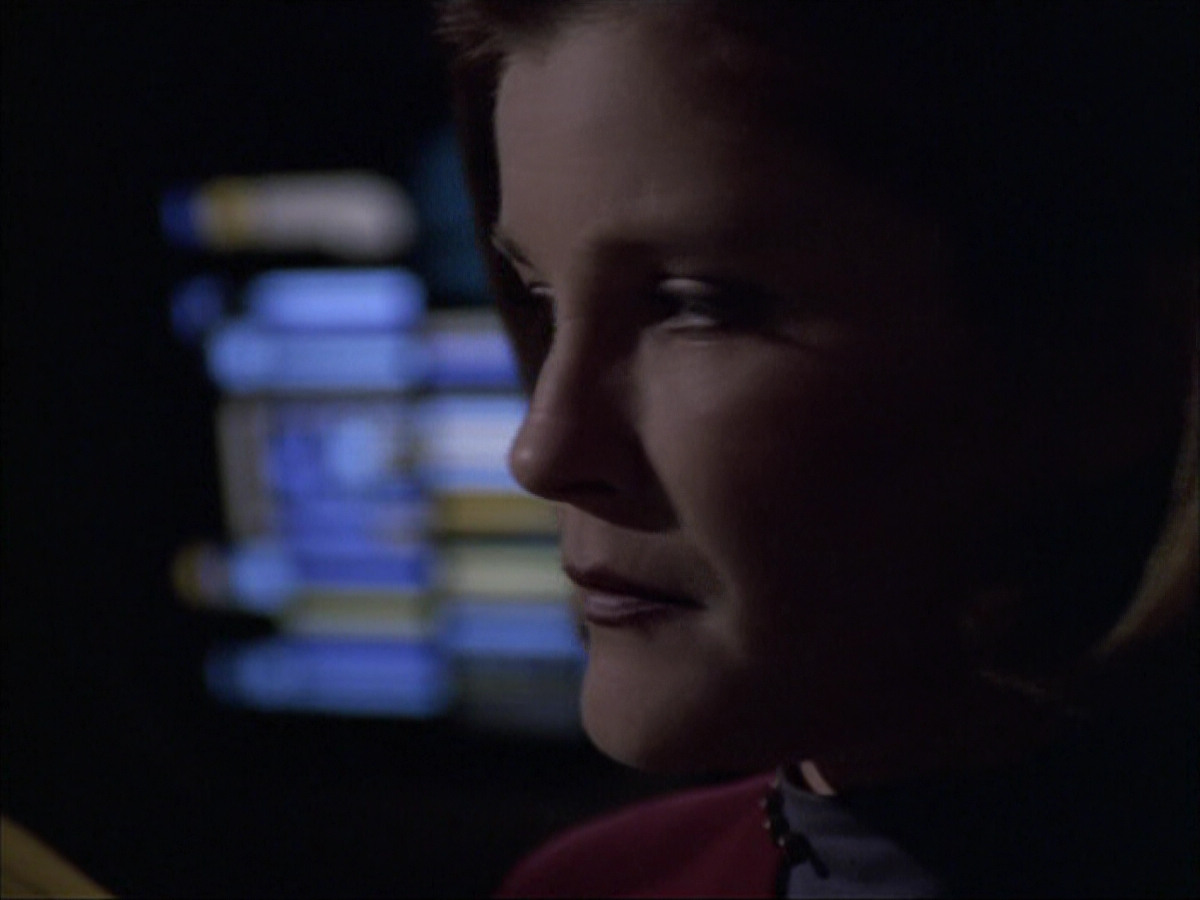 extant_StarTrek_VOY_6x05-Alice_03382.jpg