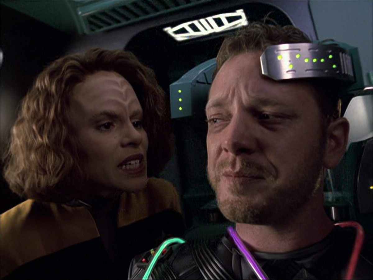 extant_StarTrek_VOY_6x05-Alice_03438.jpg