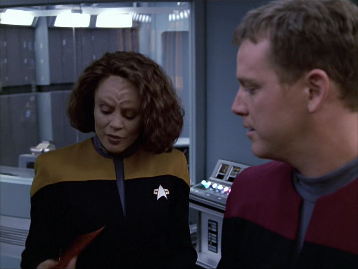 extant_StarTrek_VOY_6x05-Alice_03524.jpg