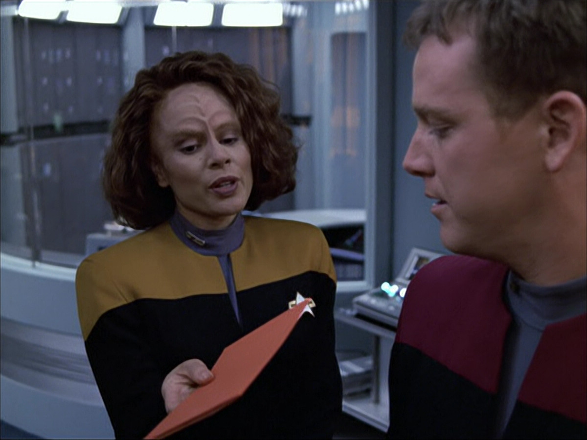 extant_StarTrek_VOY_6x05-Alice_03525.jpg