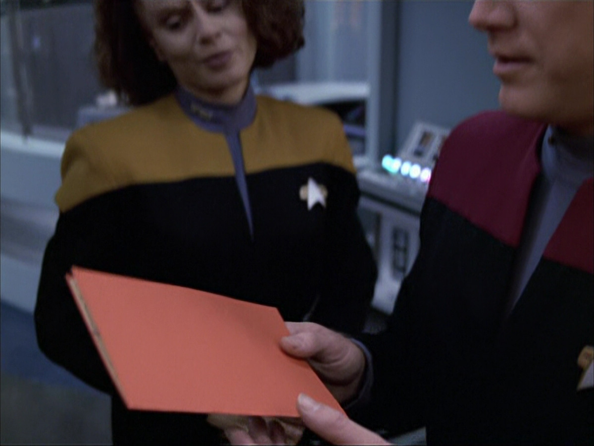 extant_StarTrek_VOY_6x05-Alice_03527.jpg