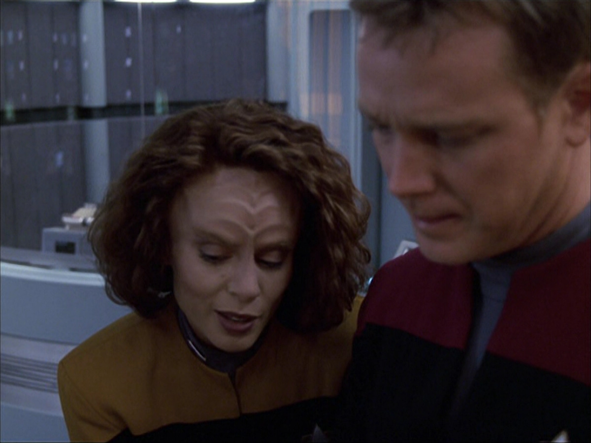 extant_StarTrek_VOY_6x05-Alice_03536.jpg