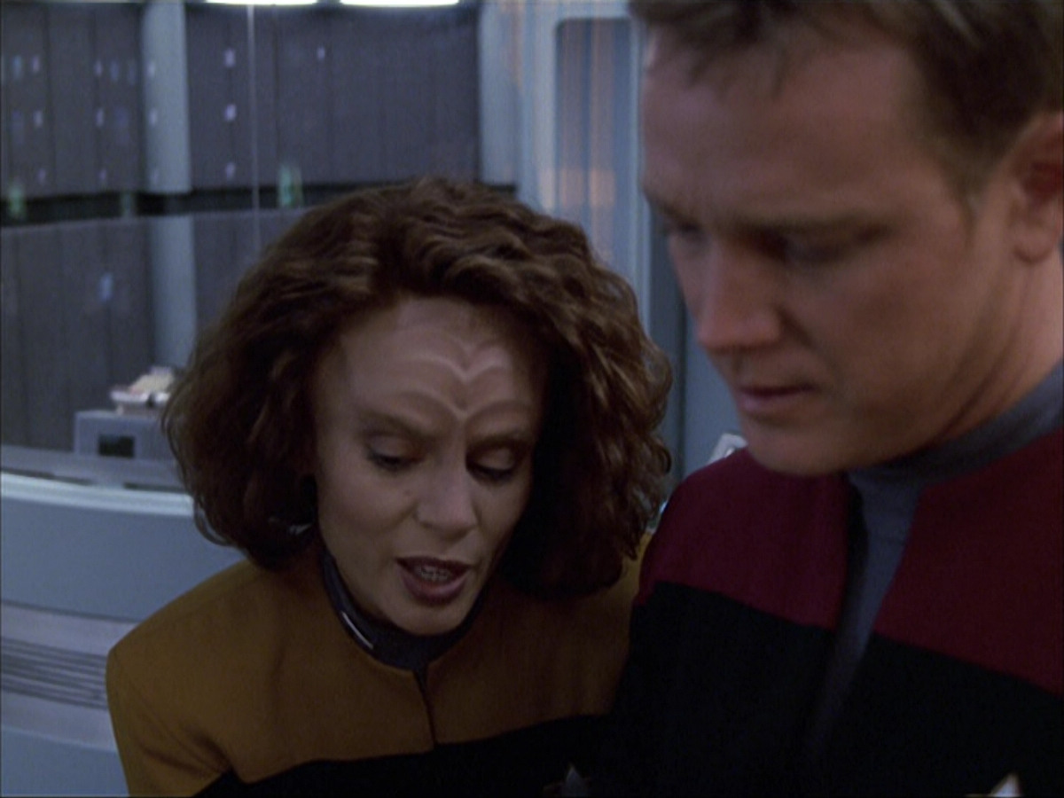 extant_StarTrek_VOY_6x05-Alice_03537.jpg