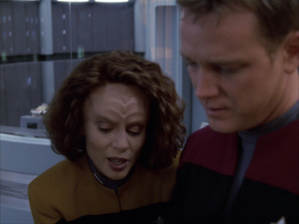extant_StarTrek_VOY_6x05-Alice_03538.jpg