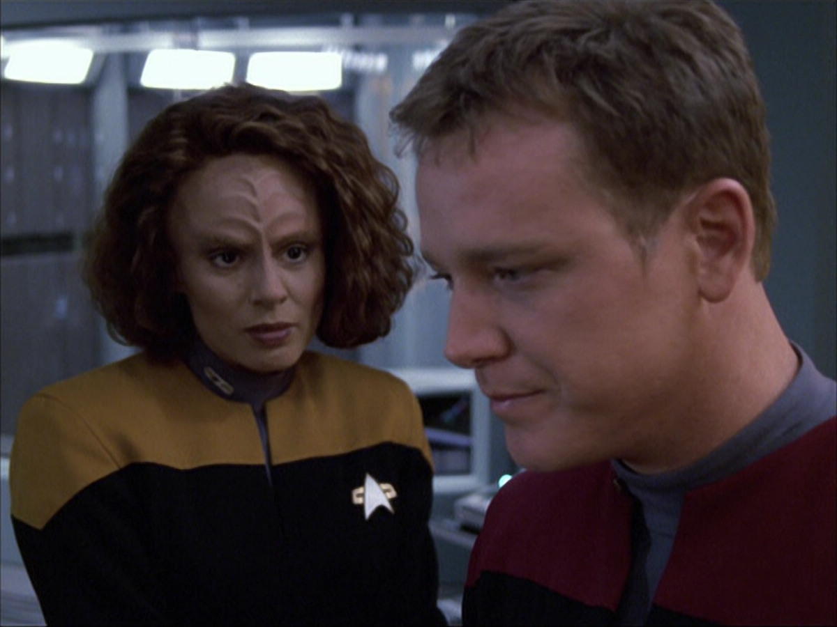 extant_StarTrek_VOY_6x05-Alice_03549.jpg