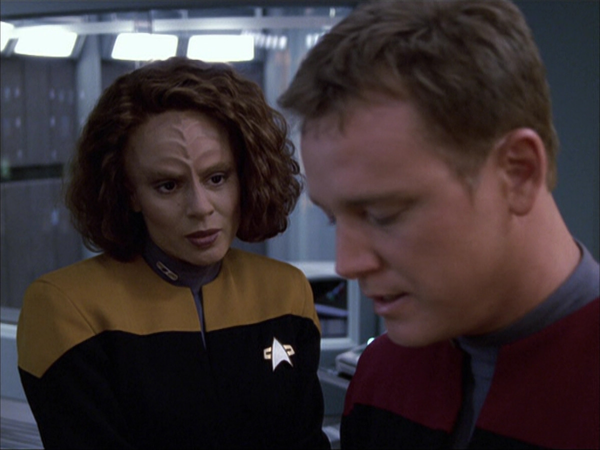extant_StarTrek_VOY_6x05-Alice_03556.jpg