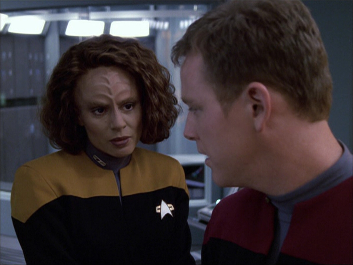 extant_StarTrek_VOY_6x05-Alice_03557.jpg