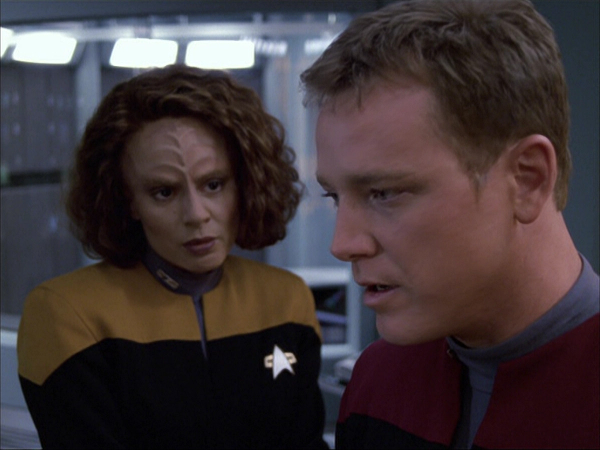 extant_StarTrek_VOY_6x05-Alice_03563.jpg