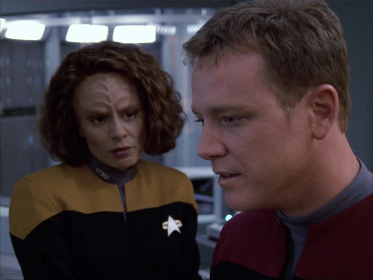 extant_StarTrek_VOY_6x05-Alice_03569.jpg