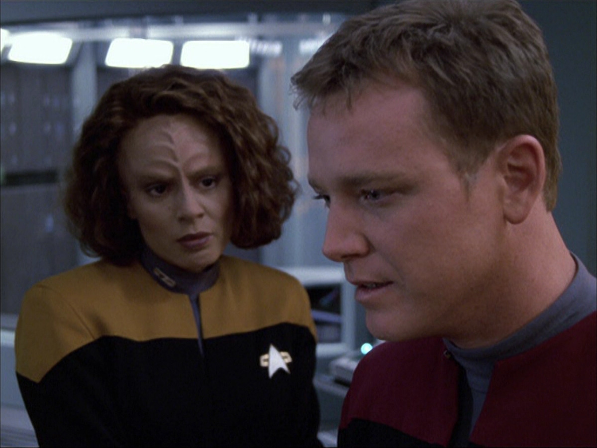 extant_StarTrek_VOY_6x05-Alice_03571.jpg