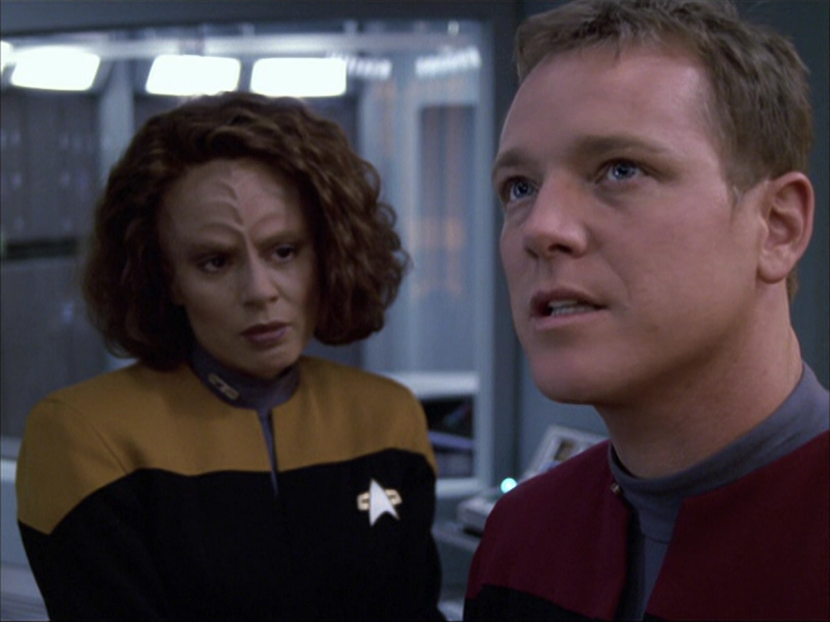 extant_StarTrek_VOY_6x05-Alice_03577.jpg