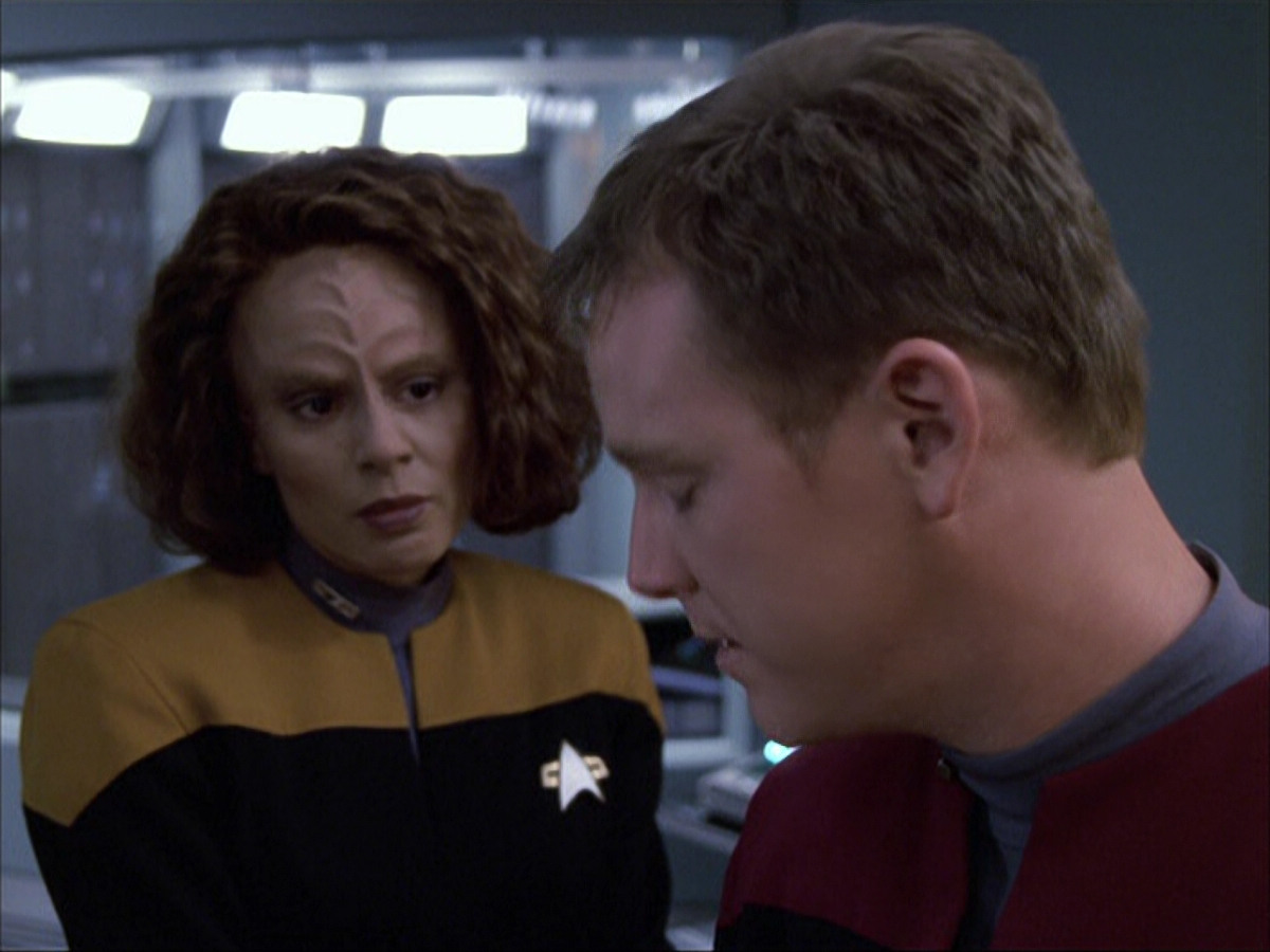 extant_StarTrek_VOY_6x05-Alice_03588.jpg