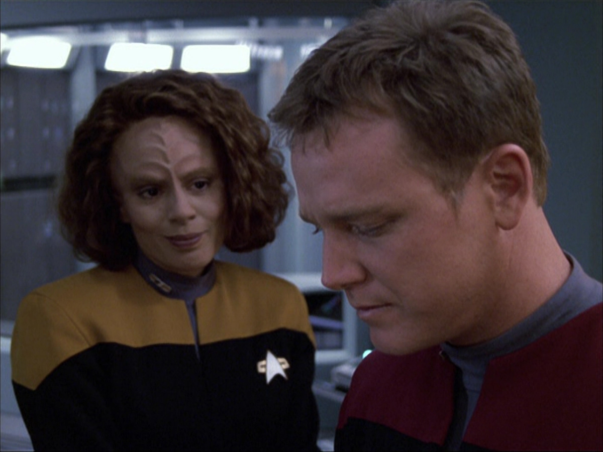 extant_StarTrek_VOY_6x05-Alice_03597.jpg