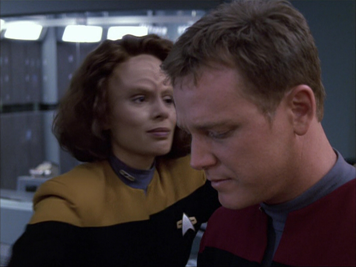 extant_StarTrek_VOY_6x05-Alice_03598.jpg