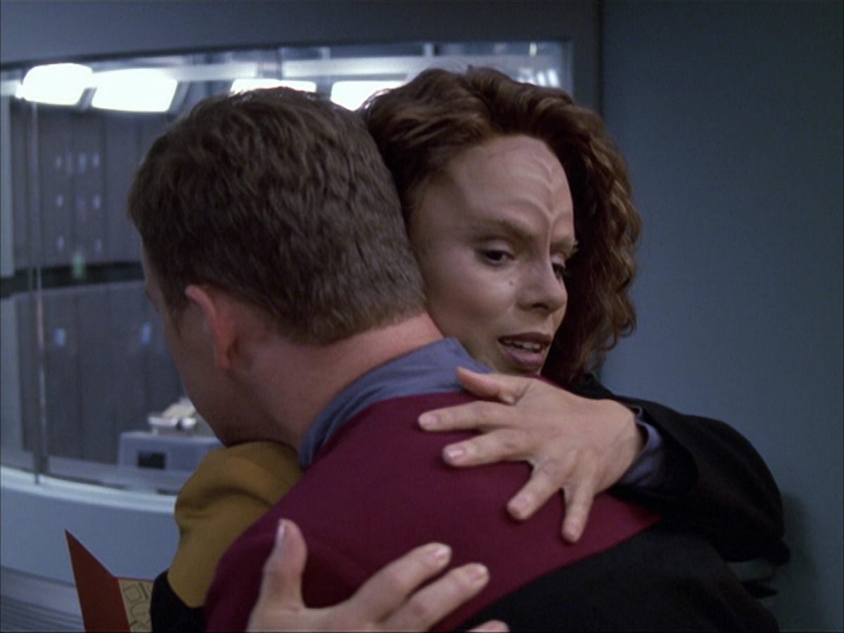 extant_StarTrek_VOY_6x05-Alice_03604.jpg