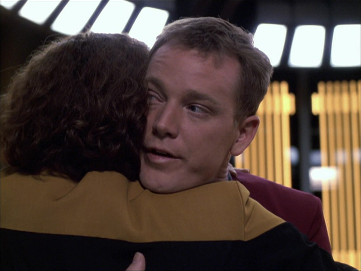 extant_StarTrek_VOY_6x05-Alice_03615.jpg