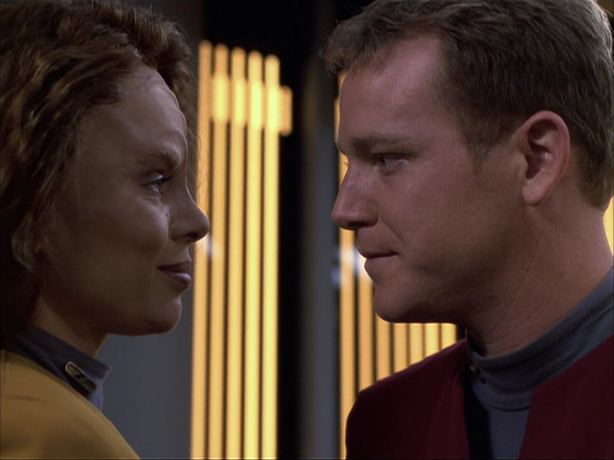 extant_StarTrek_VOY_6x05-Alice_03630.jpg