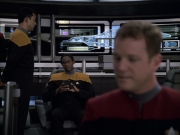 extant_StarTrek_VOY_6x05-Alice_00055.jpg