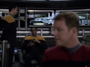 extant_StarTrek_VOY_6x05-Alice_00070.jpg